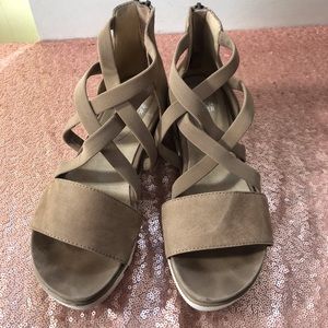Eileen Fisher size 6/5